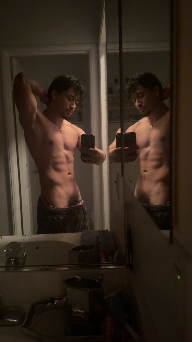 mrhblifts's tweet photo. So u not gon hit me up? 🫣 #nsfw #latino #gym #nsfwtwtًً https://t.co/EsIdtg9SGN