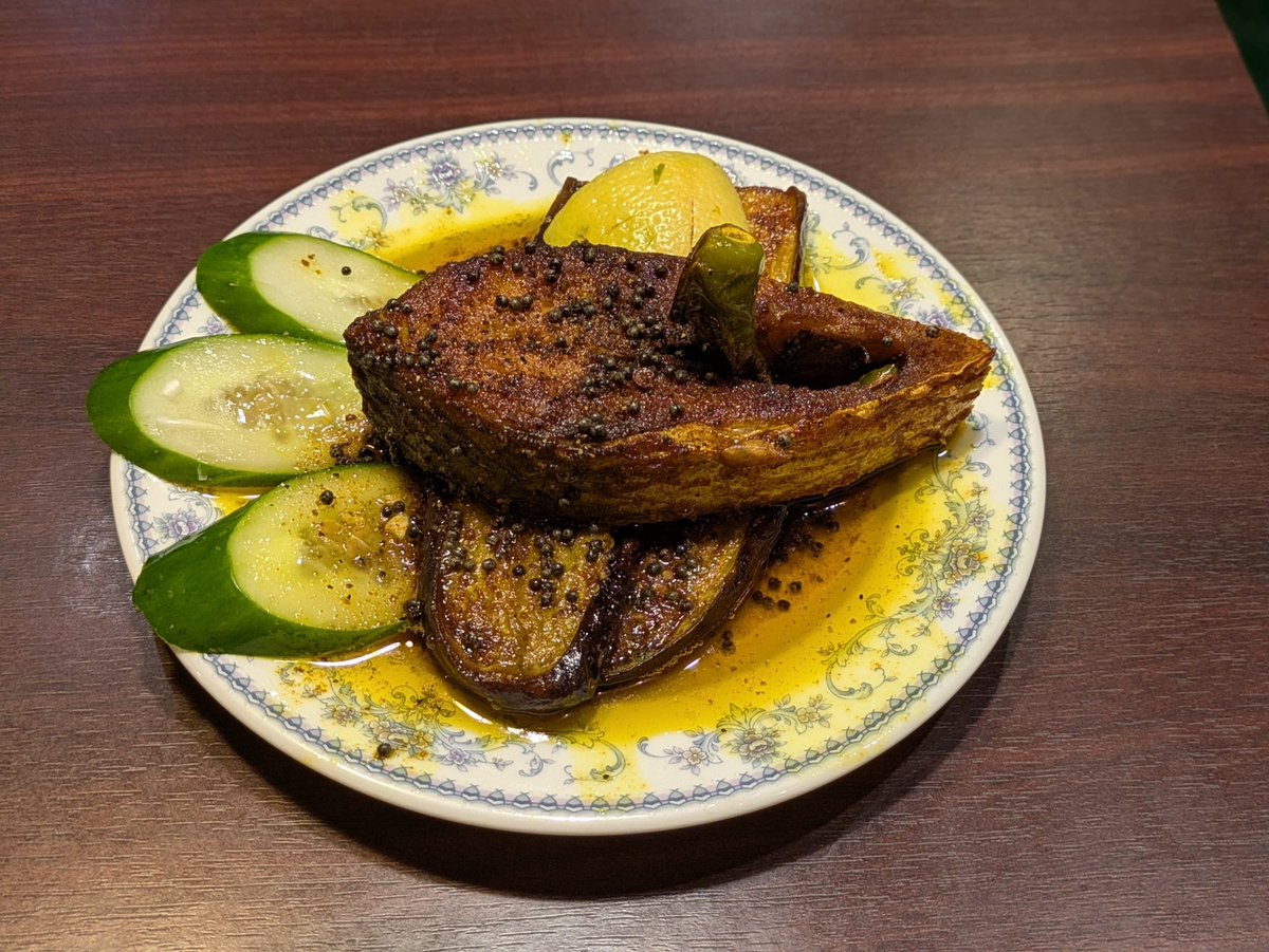 halalhimalaya's tweet photo. For today in himalaya🏔 Bangladesh 🇧🇩 home made food 🇧🇩 🐟🐟🍆🍆🦌🦌🌶️🌶️🐐🐐🌶🌶 https://t.co/9T4Tpm6jwP