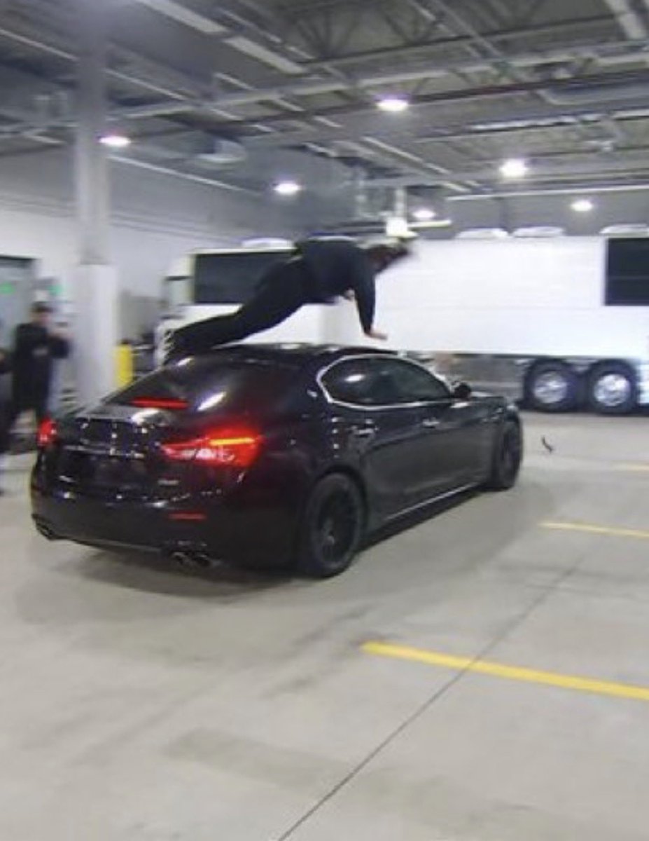 TripleHHHPaulL's tweet photo. Female drivers. Amirite? #WWERAW https://t.co/2Wd75fvBpN