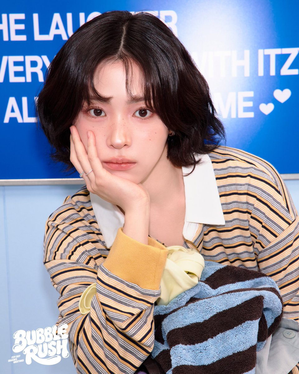 ITZYofficial's tweet photo. ITZY 2027 Season's Greetings [BUBBLE RUSH]

#RYUJIN

🫧PRE-ORDER
2026.10.02 FRI 14:00 ~ 2026.10.11 SUN 23:59 (KST)

#ITZY #MIDZY @ITZYofficial
#ITZY_BUBBLERUSH
#2027SEASONSGREETINGS https://t.co/4aEkSRapYs