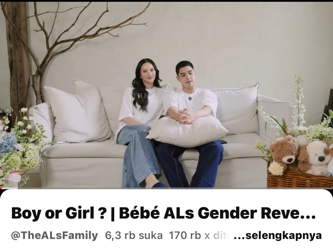 kysanagisa's tweet photo. padahal dari pregnancy announcement, gender reveal, tasyakuran, persiapan melahirkan, sampai proses melahirkan anaknya masuk youtube giliran ke-spill dikit satu indonesia ikut riweuh🫣 https://t.co/N62KfiOodI