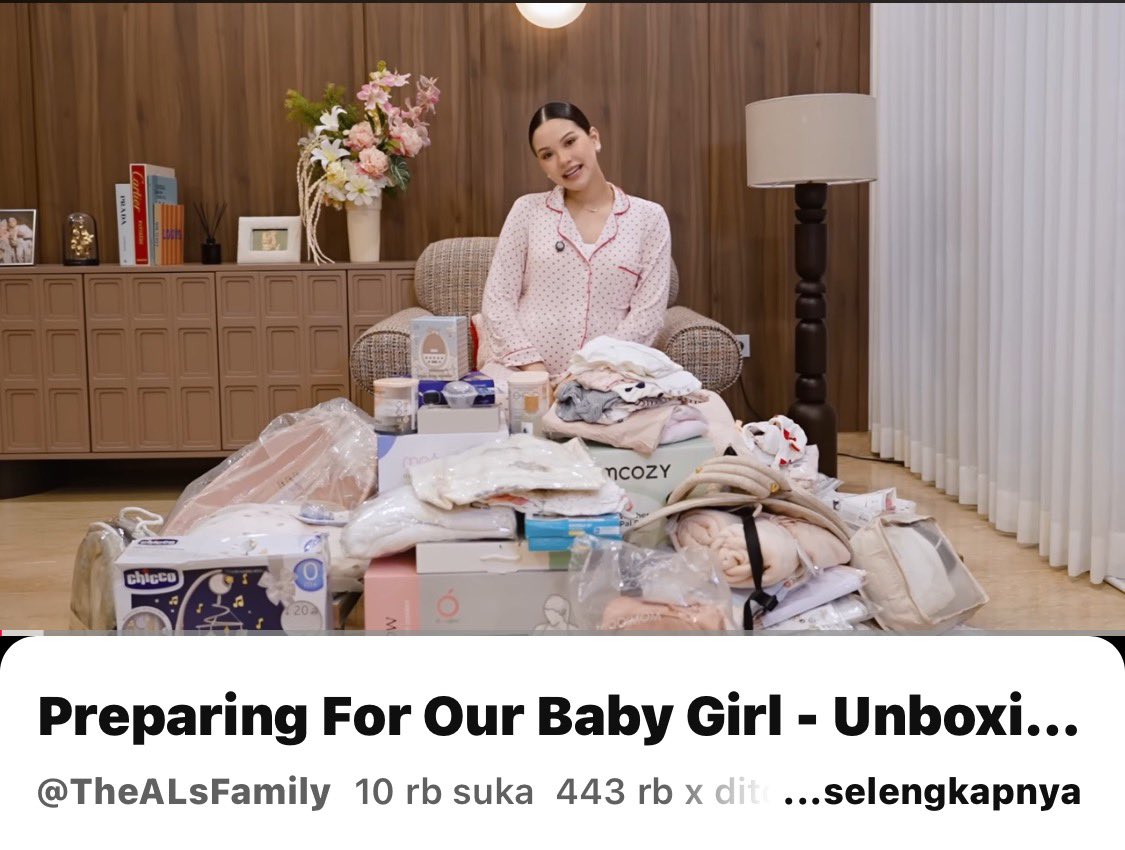 kysanagisa's tweet photo. padahal dari pregnancy announcement, gender reveal, tasyakuran, persiapan melahirkan, sampai proses melahirkan anaknya masuk youtube giliran ke-spill dikit satu indonesia ikut riweuh🫣 https://t.co/N62KfiOodI