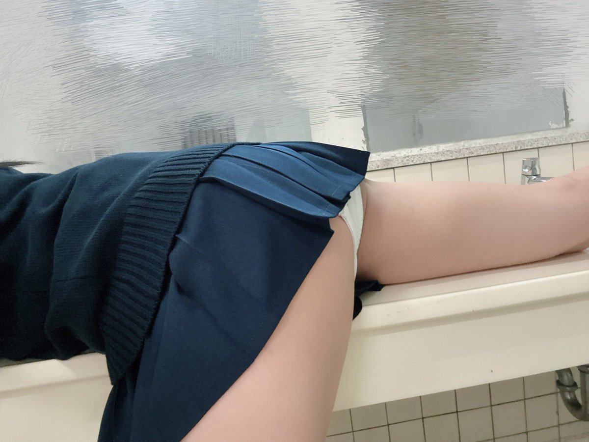 CathrynOke29286's tweet photo. 夏のトイレで汗だくおせっせしてくれる人募集 https://t.co/LhujB21VVN