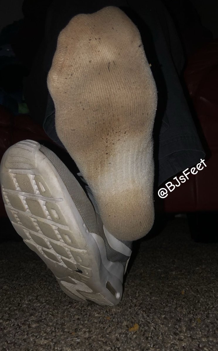 BjsFeet's tweet photo. Just a quick sniff, i won’t tell anyone 😈👑 https://t.co/jN5mLaxWno