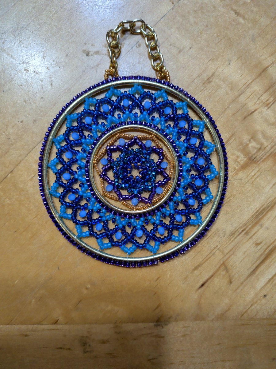 LouchElaine's tweet photo. Beaded ornament 
4" diameter
Pls DM me if interested.
I sell various crafts to supplement my OAS income. https://t.co/ln7LRe20ID