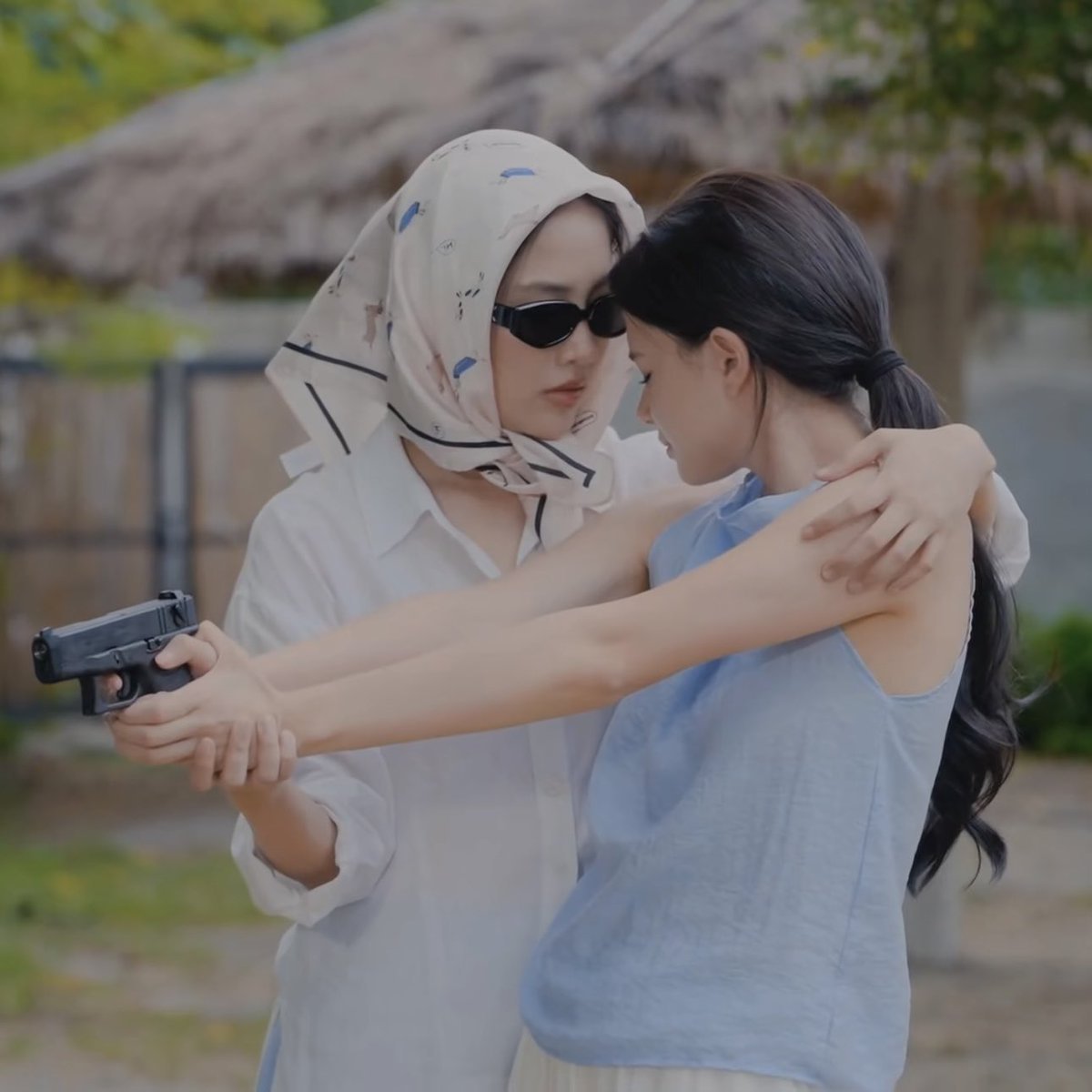 Sawadeekaayu's tweet photo. Her Thai girlfriend, btw.

#ฟรีนเบค #FreenBecky 
#srchafreen‌ #beckysangels‌ https://t.co/JrPNwBDXVv