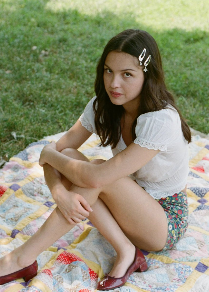 JonnyLeTran5's tweet photo. Blessing your timeline with Olivia Rodrigo π #OliviaRodrigo #singer #songwriter #Bizaardvark #HighSchoolMusicalTheSeries #GUTSWorldTourFilm #SourAlbum #GUTS #YouSeemPrettySadforaGirlSoinLove
#beautiful https://t.co/aKvI26fld5