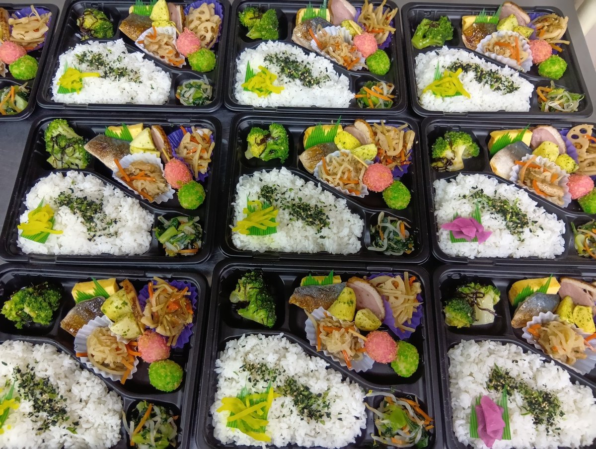 laforet_gfk's tweet photo. おはようございます🧑‍🍳本日のメニュー
鶏唐玉子あん
アジフライタルタルソース
麻婆豆腐丼
少しずつ学生さんが御来店されるようになりました✨️もうすぐ10月ですね。新学期始まりますね🥰サラダバー、おすすめメニュー再開していきますので楽しみにしていてくださいね🙌 https://t.co/2gjGaMDIb1