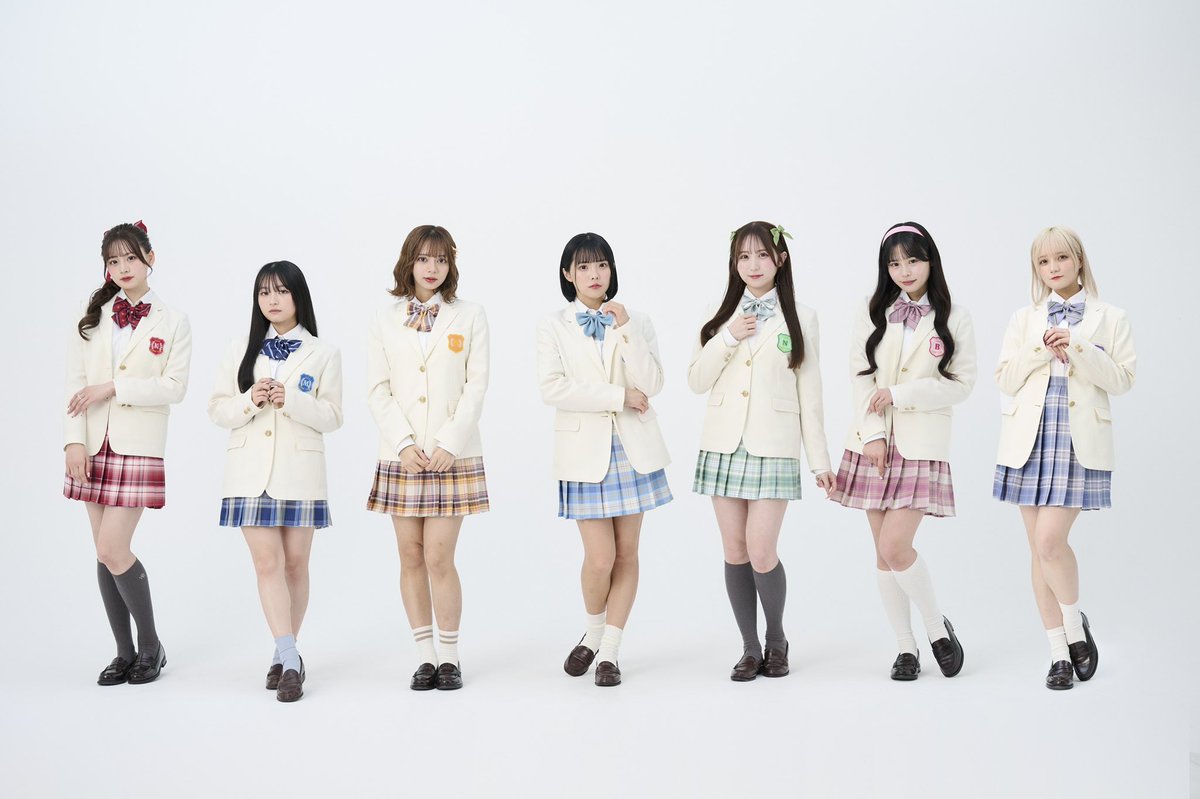 shiren_kurowiz's tweet photo. ←高校１年生のきゃんちゅー

高校３年生のきゃんちゅー→

この数年で一体何があったんでしょうか(妄想) https://t.co/KwWp0FPuv1