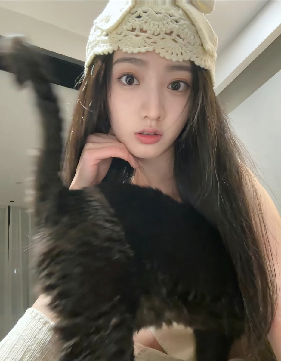 maurix_francis's tweet photo. 上供
第一次玩x

有人想锐评一下我的燥福嘛 🥹   
看完不许瞎说，赶紧看，我要删了

1：看福
2：看🐻 https://t.co/A3X8Yd1UNI
