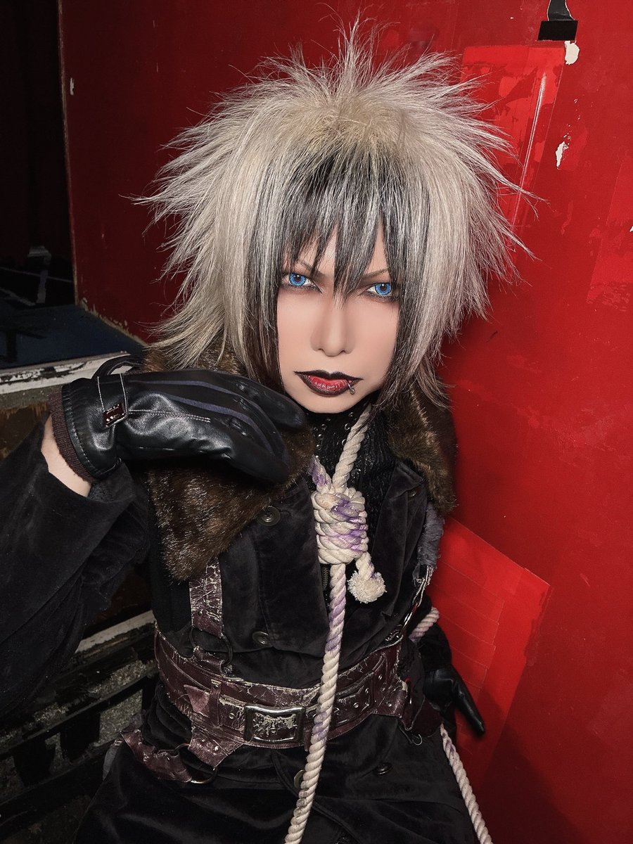 misui_ryu's tweet photo. 「全弱総選挙」
無事に7周年ワンマンを終えました
心からありがとう

俺らメンバーも
集ってくれた弱虫達も
どうしたってこれまでの周年公演とは
心持が違ったと思います

それでも昨日は純粋に
ミスイの誕生日を祝うお祭りとして
“これで良かったな”と頷ける

1曲1曲への反応
愛おしすぎました

ALT https://t.co/ibCtgaJT0H