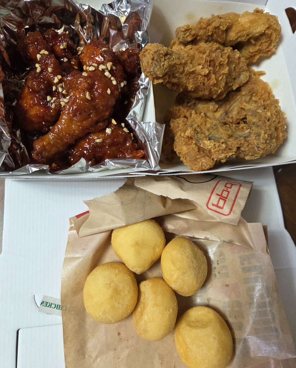 minchocho342's tweet photo. 냠 https://t.co/hwYnz8TxCZ