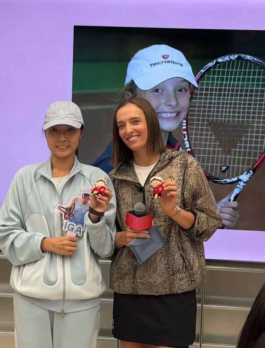 AlbeeYuki65's tweet photo. I hope she like this doll ❤️

#IgaSwiatek 
#igaswiatek 
#ChinaOpen
#DreamOn https://t.co/6zMaGYRLsH