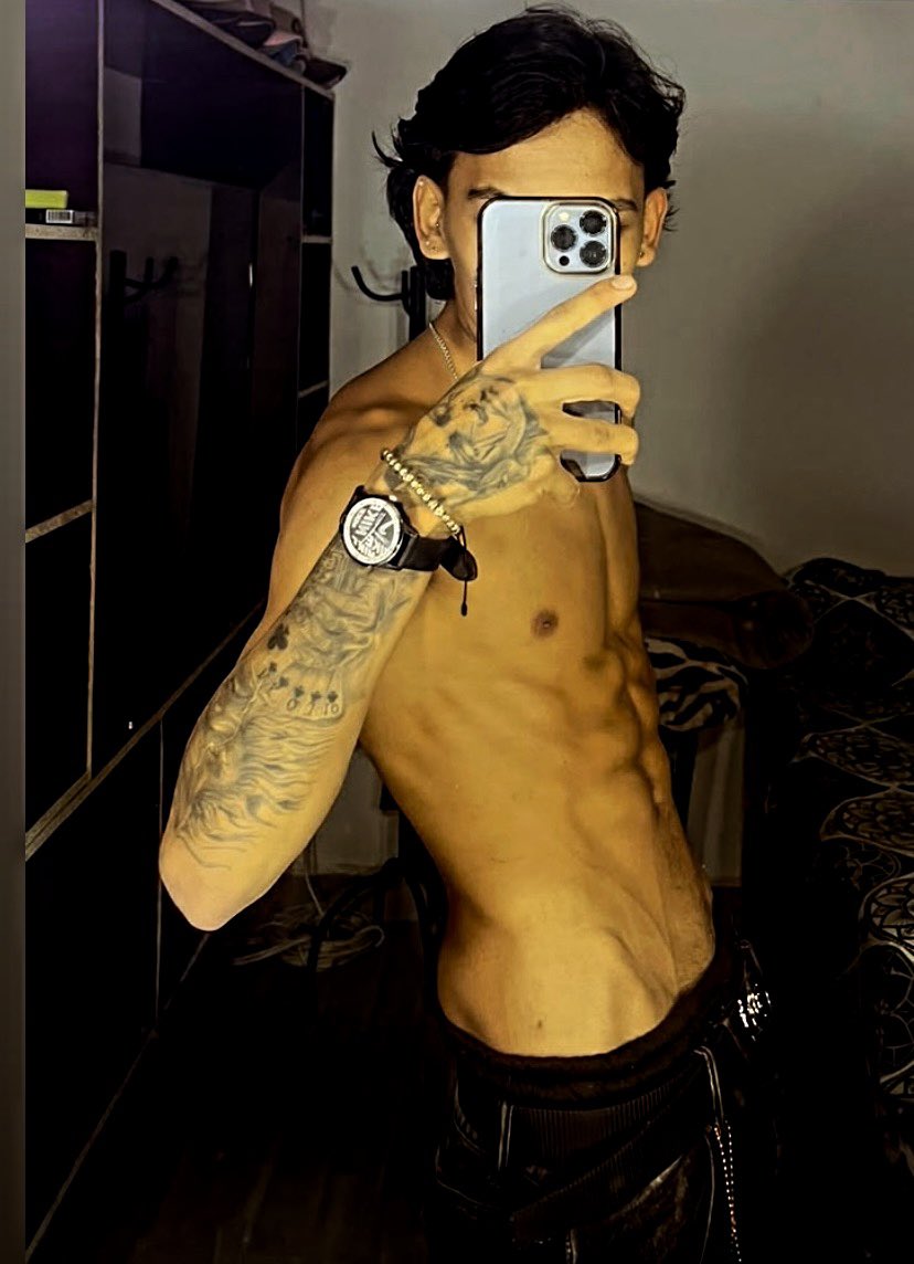 EmanuelZpta's tweet photo. Quieres que sea tu próximo video? 🥵🔞

#BiBoy #ForFans #LatinoMen https://t.co/ttAjI20dB1