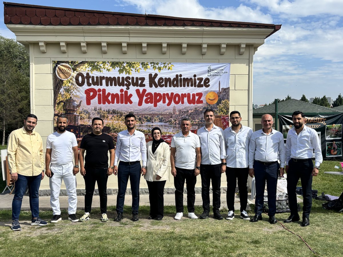 BaGoDer72's tweet photo. Başkent Ankara’da Batmanlı Aileler Buluştu.

Batman Eğitim, Yardımlaşma ve Kalkınma Vakfı ile Batmanın Gönüllüleri Derneği olarak düzenlediğimiz buluşmada, Ankara’da yaşayan Batmanlı hemşehrilerimizi aileleriyle bir araya getirdik. https://t.co/etTneBgsbP