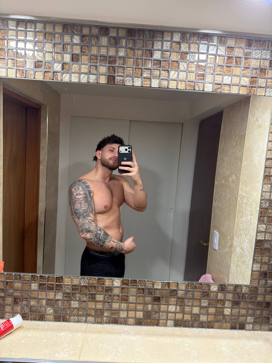 thedomjack's tweet photo. Okay, maybe I’m feeling myself tonight. https://t.co/mu6Z75D5UY