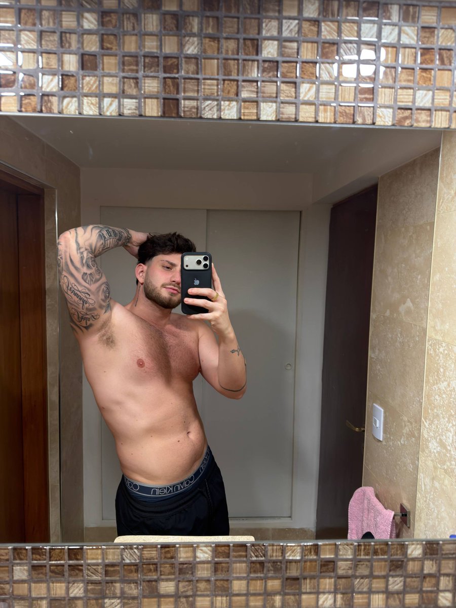 thedomjack's tweet photo. Okay, maybe I’m feeling myself tonight. https://t.co/mu6Z75D5UY