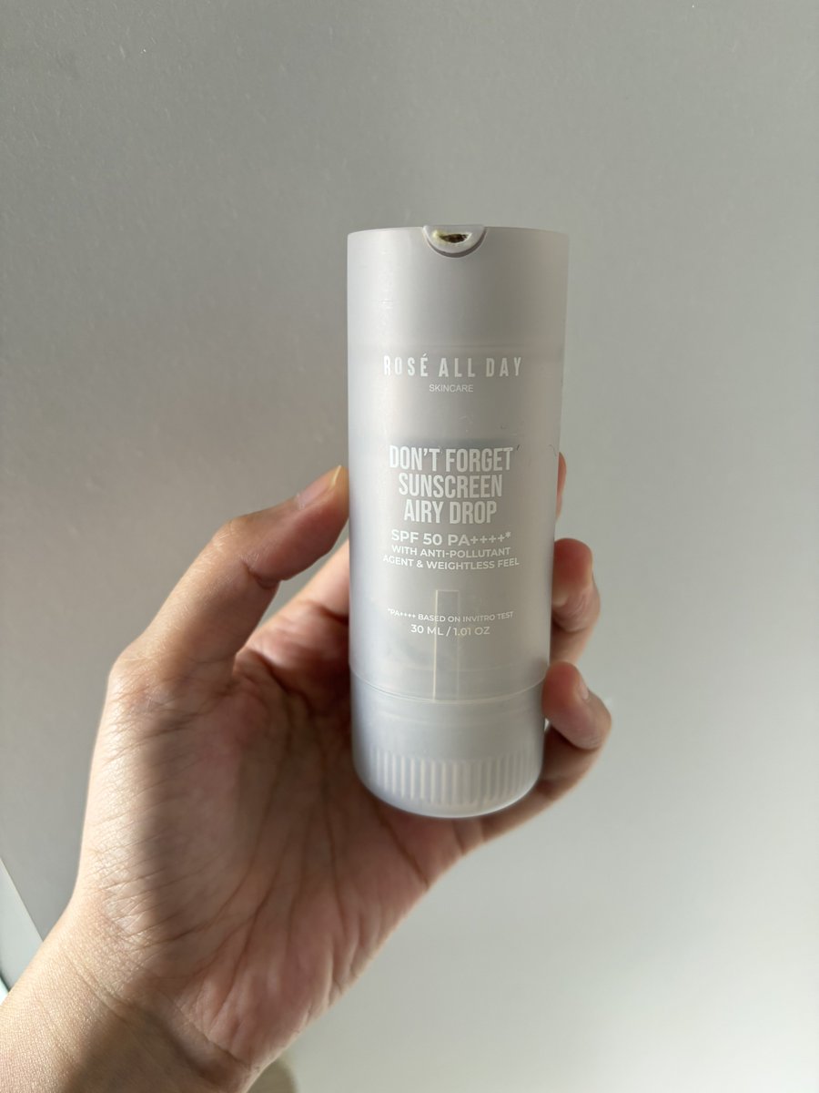 kdyedit's tweet photo. @shyvinnes kak aku ada rose all day, bener2 baru dipakai 1 pump karna aku kira dia sunscreen spray ternyata bukan jadilah gk kepake😭

30k aja kak https://t.co/3qG6xhgyNy