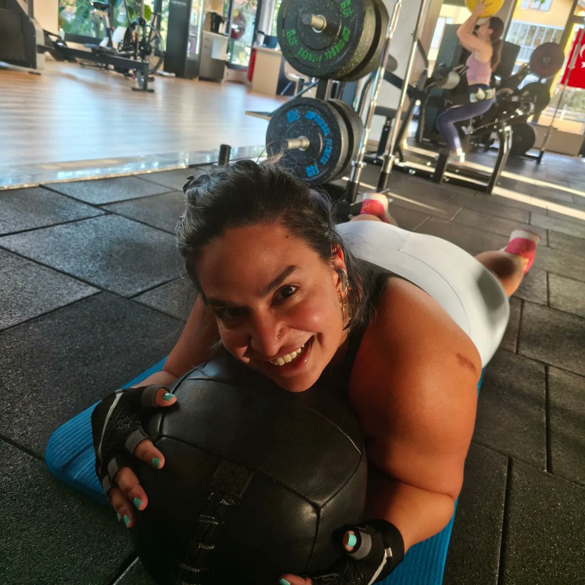 GerthaMettfd's tweet photo. Now, everyone, you’re immediately scrutinizing the post. Why? Because when it comes to success, I’m like… Note: My lovely client in the photo didn’t crawl on the floor or wear herself out. I accomplished everything and magically made the weight https://t.co/nB4GR927j8