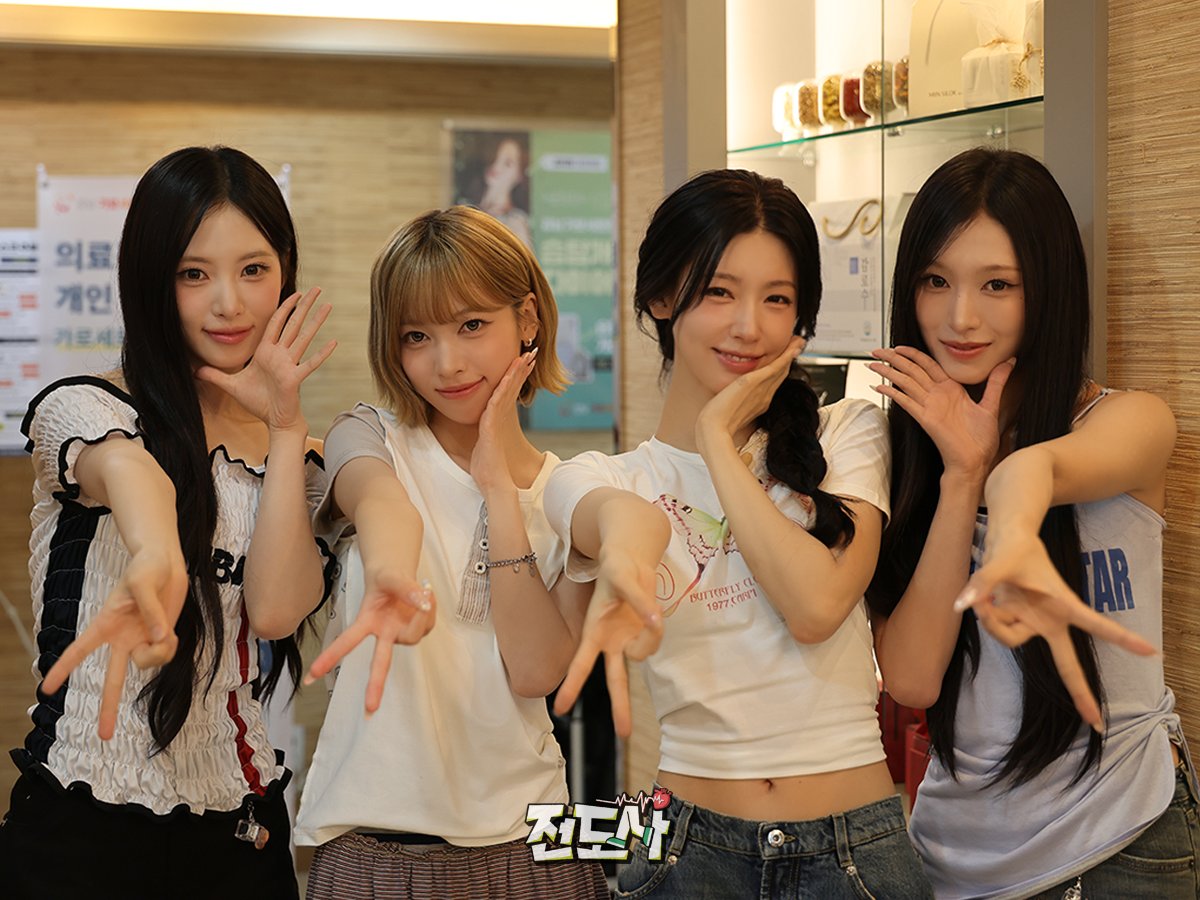 jeondosa_jp's tweet photo. 미연 X 리브 X 미나미 X 메이
이게 되네?🫶

웃음과 비명이 공존하는 
힐링(?) 전도 제대로 보여드립니다 🩺💨  

예쁜 애 옆에 예쁜 애 옆에 예쁜 애
<전도사>에서 지금 확인하세요🍀  

#미연 #MIYEON #리센느 #RESCENE 
#리브 #LIV #미나미 #MINAMI #메이 #MAY #전도사 https://t.co/tbw56Via0b