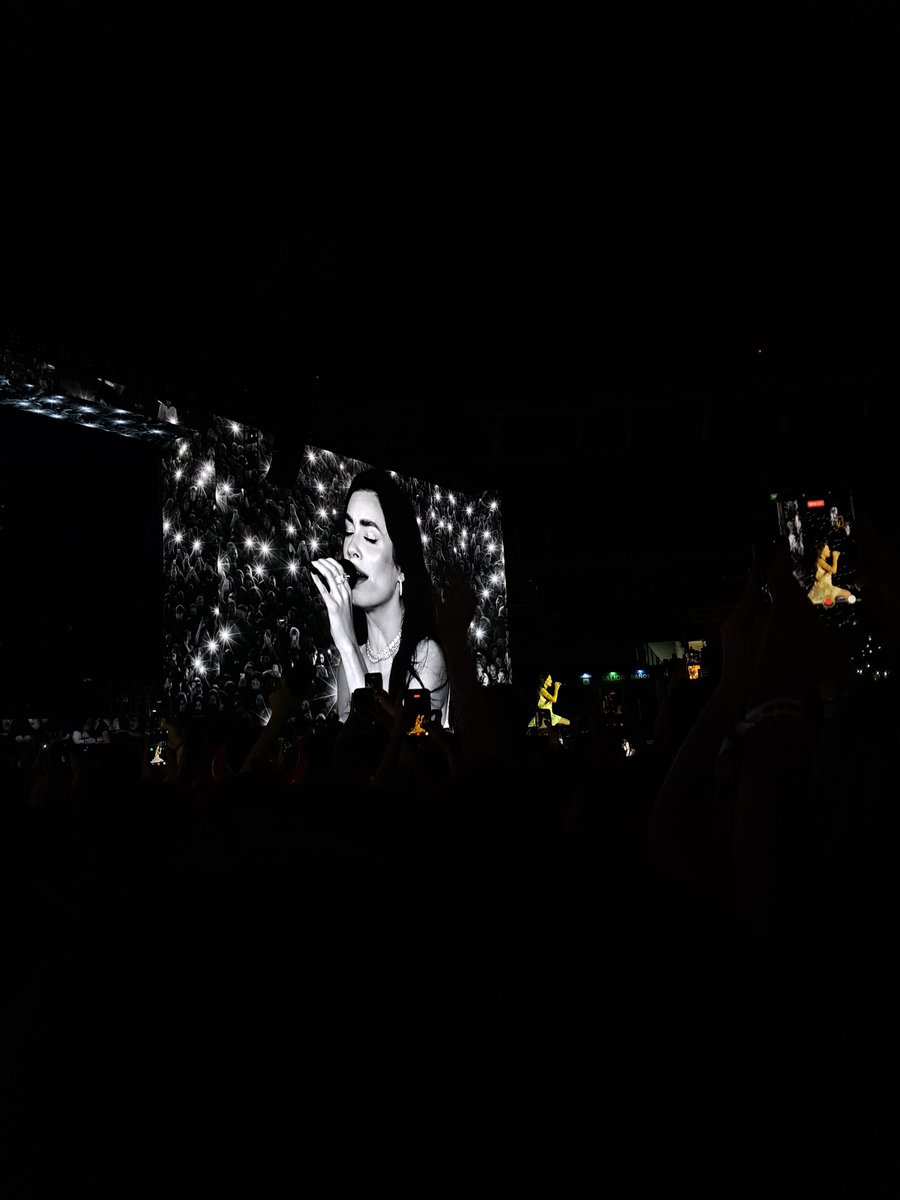 httpsjoha's tweet photo. septiembre <3 https://t.co/KxCy6hs9Ew