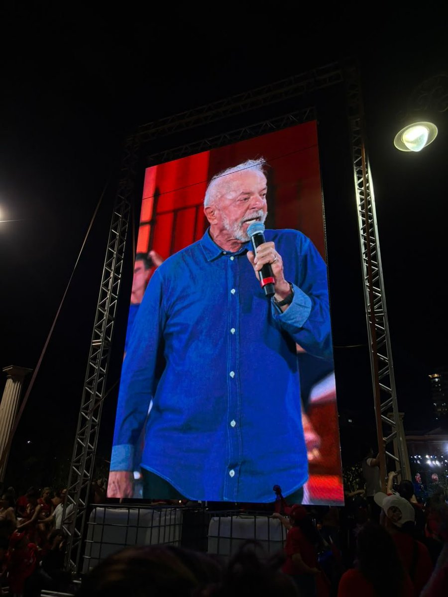 lonuzdelrey's tweet photo. Fiz o L em frente ao Theatro da Paz! https://t.co/MkjvnmwvJ0