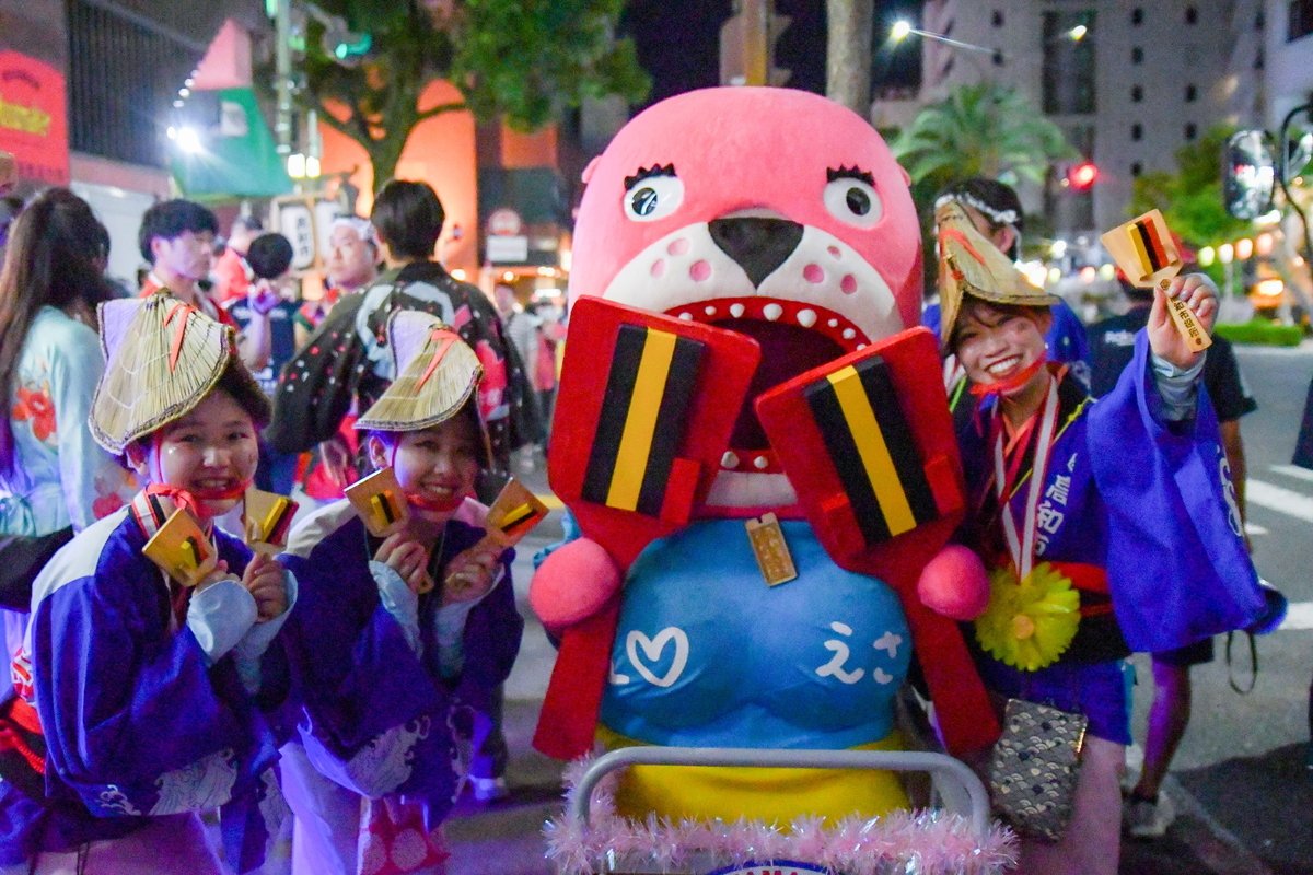 suumo_town's tweet photo. そんなこともあって、自分のことを愛せなかった頃、私はこの街のことも上手に愛することができなった――。

桂浜水族館マスコットキャラクターおとどちゃんが綴る、よさこい祭りの熱狂に染まる高知の夏
https://t.co/kZxkLiw9UK https://t.co/r2uQ3nDzML