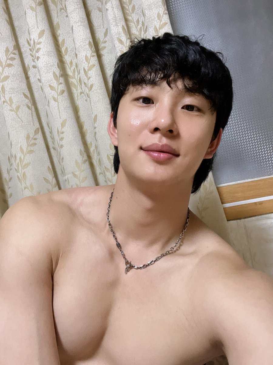 aniww19's tweet photo. 부산 여행중인데토 일 월 중에 같이 놀사람? 
  슬림 18cm 대물임 ㄸㅌㅈㄴ X   슬림, ���탠, 운동부, 대물만
   #부산게이 #창원게이 #마산게이 #게이 #바이 #호기심 #ㄱㅊㅅ #게친소 https://t.co/qQ2VRwpBBo