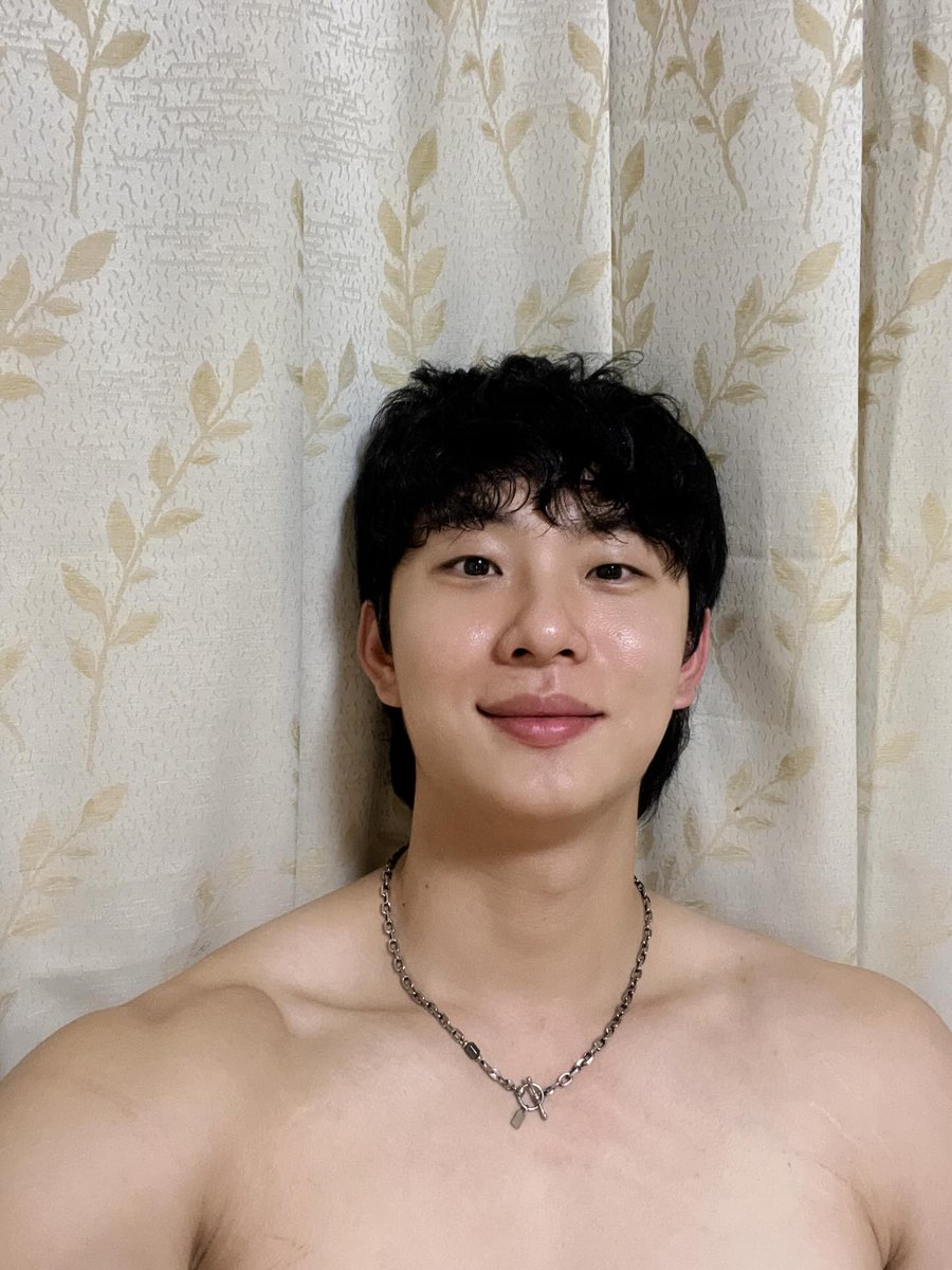 aniww19's tweet photo. 부산 여행중인데토 일 월 중에 같이 놀사람? 
  슬림 18cm 대물임 ㄸㅌㅈㄴ X   슬림, ���탠, 운동부, 대물만
   #부산게이 #창원게이 #마산게이 #게이 #바이 #호기심 #ㄱㅊㅅ #게친소 https://t.co/qQ2VRwpBBo