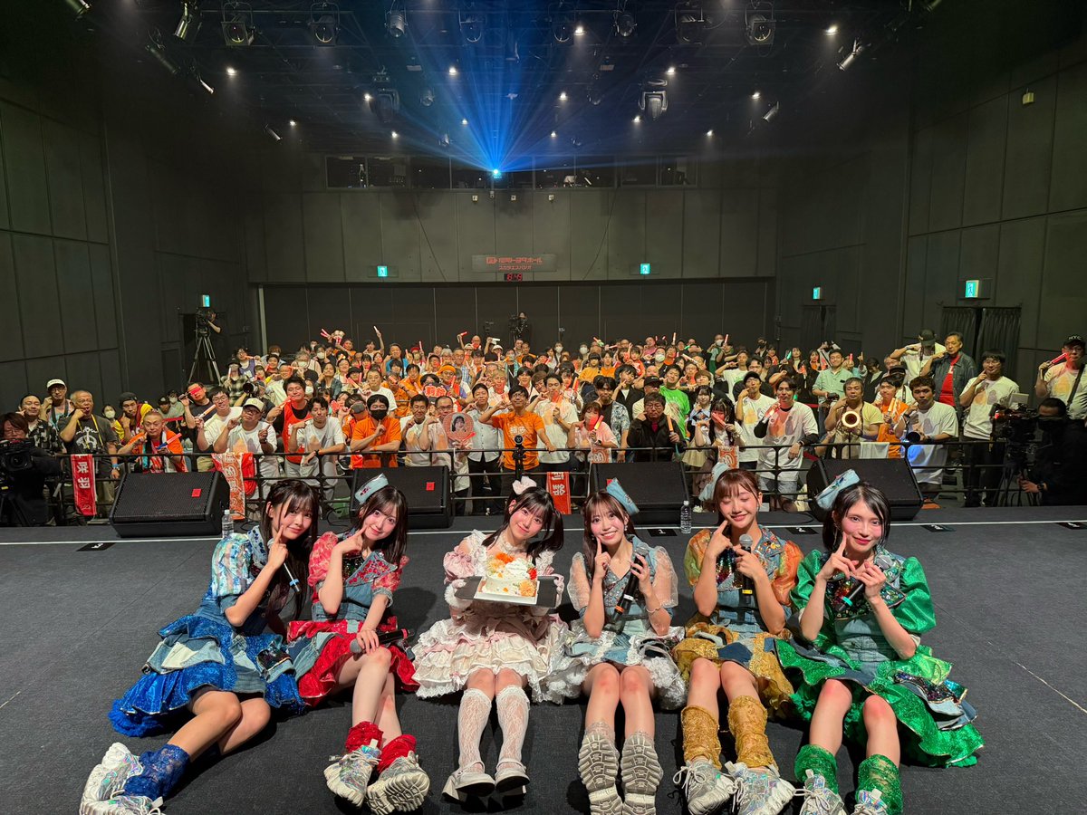 LinQ_official's tweet photo. 織多莉鈴"初"㊗️生誕祭
ありがとうございました‼️

-----------------------------  
LinQ TimeTree🌿.∘ｶﾚﾝﾀﾞｰ🗓  
フォローして随時ﾁｪｯｸお願いします  
⤿https://t.co/BPD04tJc8g  
-----------------------------  

🌴𝑵𝑬𝑾 𝑫𝑰𝑮𝑰𝑻𝑨𝑳 𝑺𝑰𝑵𝑮𝑳𝑬🌺  
      2026.07.15 RELEASE⸝⸝꙳  
         「夏しちゃえ！」   

🎧主要配信サービス（ハイレゾ対応）  
∟https://t.co/w1IBVo9bzD  

💚海月らな @rana_kaizuki   
💛黒田れい @kuroda_rei_1112   
🩵有村南海 @arimura_minami   
❤️森斗咲羽 @sawa_morito   
🤍華山あかり @akari_hanayama   
💜橘杏來 @tachibana_meku   
🧡織多莉鈴 @rizu_orita  
 
🔗詳細
https://t.co/wmAY0bn0JZ
#LinQ