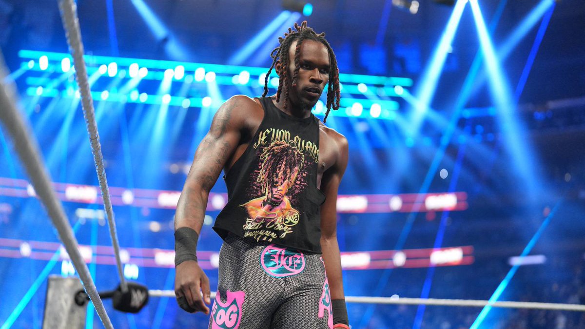 blakmamba02's tweet photo. @MrSantiZap Jevon Evans was so good today, honestly he’s good every single week. I love how he talks mid match. He always knows how to make the crowd pop. I really want to see him get into the main event scene at some point this year. Maybe even a Money in the Bank win. 👀 https://t.co/hfO5qblPcT
