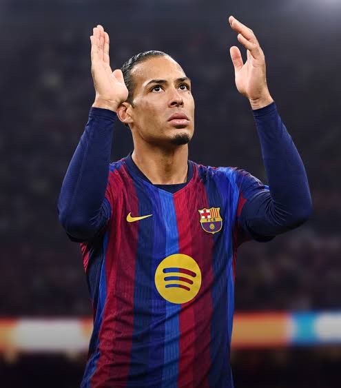 FullTime90X's tweet photo. 🚨🗣️ Reporter: “There are rumors that you want to join FC Barcelona at the end of the season as a free agent?”

🗣️🇳🇱 Virgil van Dijk: “I am definitely considering that. I have already said that my Liverpool chapter will be done after this season, and my favorite club to join would definitely be FC Barcelona. 🔵🔴

🗣️ “I just hope I can have a great season with Liverpool so that Barcelona and Hansi Flick consider me a worthy player to join them.” 👀🇳🇱