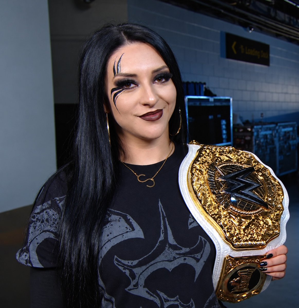 mendoza_1gnacio's tweet photo. Que poderosa es nuestra campeona, que presencia, que hermosura, que pedazo de campeona, que bien le queda ese titulo, que tremendo aura que tiene.
Literalmente es perfecta Stephanie.
Que perfecta sos Steph, sos la perfección hecha campeona. Naciste para esto, para dominar 🔥
QUE MUJER POR FAVORR ❤️