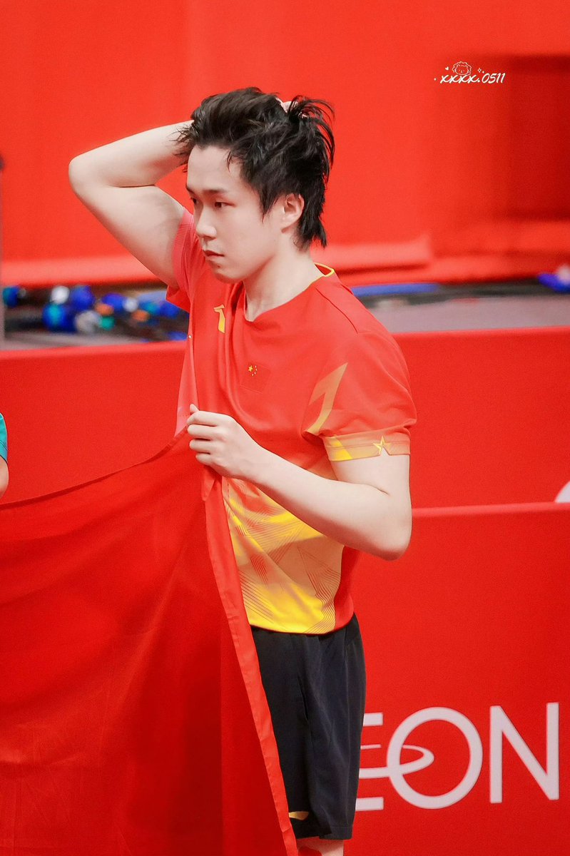__imk__'s tweet photo. 🦁🇨🇳 จบภารกิจเอเชียนเกมส์ที่แสนยาวนานของพี่ฉู่ชินแล้ว ยินดีกับเหรียญเงินทั้ง 3 เหรียญจากประเภทเดี่ยว คู่ผสม และทีมของน้องด้วยนะคับ🥈🥈🥈

ฉู่ชินบอกว่าครั้งนี้คือเอเชียนเกมส์ครั้งสุดท้ายของน้องแล้ว และน้องก็ได้ทุ่มเททั้งแรงกาย แรงใจทำเต็มที่เพื่อเป้าหมายสำคัญที่ตั้งใจทำเพื่อทีมชาติได้สำเร็จในประเภทเดี่ยวและคู่ผสม คือการรักษาสายฝั่งของตัวเองจนเข้าไปถึงรอบชิงชนะเลิศให้ได้ ขอแค่จีนได้แชมป์🇨🇳🏅 ถึงแม้ประเภททีมจะไม่เป็นไปตามที่ตั้งเป้าไว้ แค่น้องก็ทำได้สุดตัวแล้ว ด้วยสภาพร่างกายที่บาดเจ็บนี้ อย่าได้โทษตัวเองเลยนะ❤️

การที่ต้องเป็นที่เสาหลักมั่นคงให้กับทีมชายด้วยตัวคนเดียว ต้องแบกรับหน้าที่ด้วยความกดดัน มันบั่นทอนทั้งกำลังกายและกำลังใจหนูไปมากจริงๆ และแฟนคลับทุกคนรับรู้ได้ว่าฉู่ชินกัดฟันสู้สุดตัวมากๆ กับการพยายามที่จะให้ทีมจีนเข้าไปถึงรอบชิงชนะเลิศให้ได้ ไม่ว่าผลลัพธ์จะเป็นยังไงทุกคนไม่เสียใจเลย ขอให้น้องไม่บาดเจ็บไปมากกว่านี้ ทุกคนเป็นห่วงฉู่ชินมากๆนะคับ 🫶🏻

อยากให้ฉู่ชินจดจำช่วงเวลาแห่งความสุขที่อยู่บนสนาม ขอให้ฉู่ชินได้กลับไปรักษาใจตัวเอง พักฟื้นร่างกายให้กลับมาแข็งแรง กินให้อิ่ม หลับพักผ่อนให้เต็มที่ มีความสุขในทุกๆวัน💪🏻💪🏻💪🏻

ขอบคุณที่ทำงานหนัก รักและเป็นกำลังใจฉู่ชินเสมอนะลูก😘❤️

#WangChuqin #หวังฉู่ชิน #王楚钦