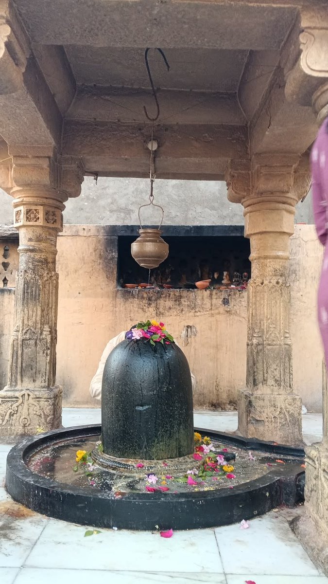 _Hiranyaa's tweet photo. महादेव ✨ https://t.co/FtbW8xSYyH