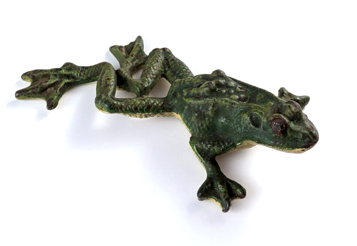 DugItOut's tweet photo. Check out Antique Painted Cast Iron Frog Figure Figurine Desktop Paperweight https://t.co/lV7WixKNdJ via @eBay
#Antique #AntiqueFrog #AntiqueCastIron #CastIronFrog #Frog #Paperweight #AntiquePaperweight #FrogPaperweight #eBay #eBayStore https://t.co/SewMe7kB6i