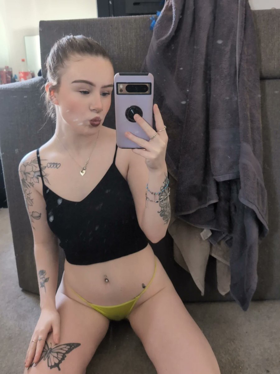 StephanGal30151's tweet photo. Your everyday kind of girl. https://t.co/OfGAFk8dzy