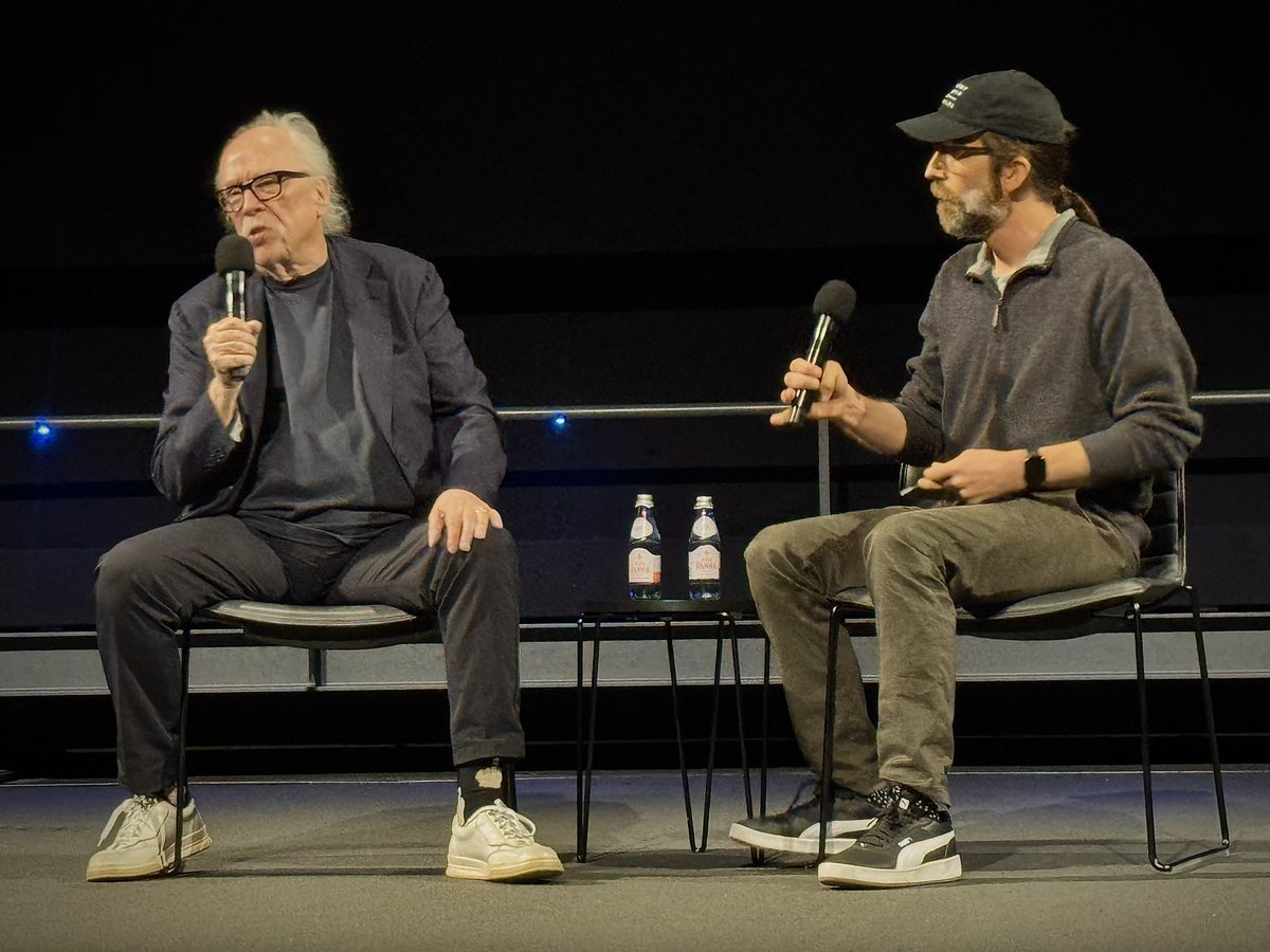 JTEmoviethinks's tweet photo. John Carpenter in the flesh! 

Doing a Q&amp;A before a new 4K screening of Assault on Precinct 13 https://t.co/OTNSZ9hYNJ