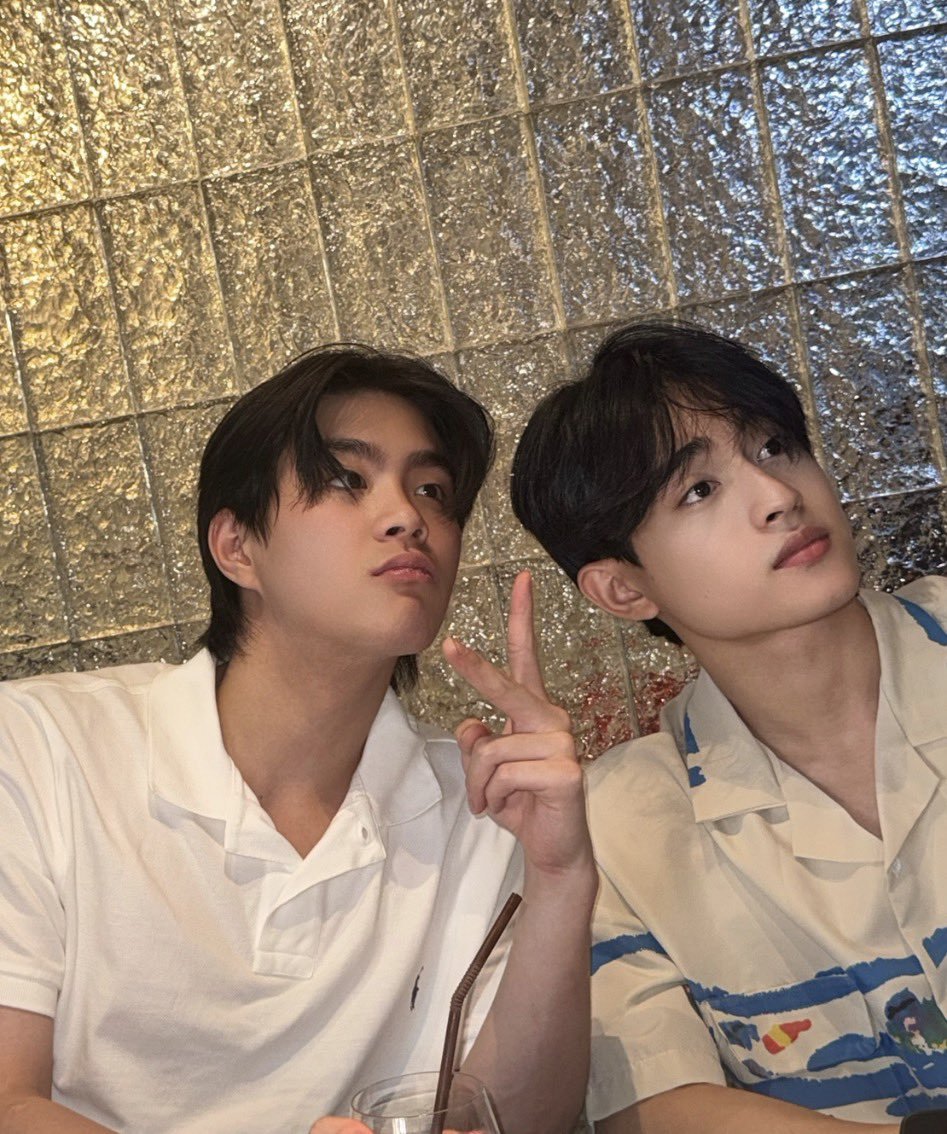 nuaom054's tweet photo. เคยบอกไปตั้งแต่ครั้งแรกที่รู้ว่าน้องคินเป็น Partner บาร์โค้ดว่าต้องคนนี้ทำให้เราได้เห็นร่างน้องโง้ดอีกครั้งทุกๆครั้งที่บาร์โค้ดอยู่กับคินโค้ดสบายใจจริงๆ จับมือกันแน่นๆ 

แล้วแฟนคลับบางคนที่เอาความรู้สึกของตัวเองตัดสินคนอื่นหยุดเถอะ 

#BarcodeKin
#barcodetin
#KinThanachai https://t.co/Ox5eT48XIl