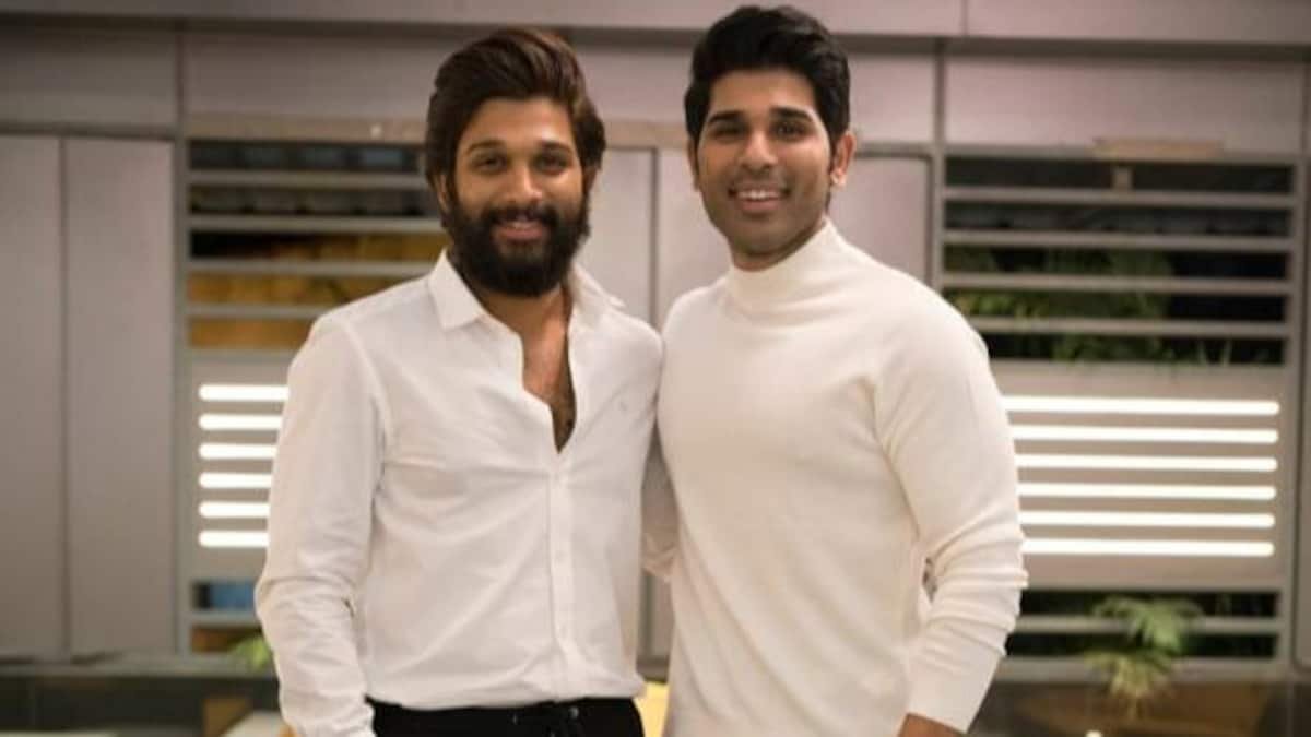 greatandhranews's tweet photo. అల్లు అర్జున్ కుటుంబంపై ఎందుకు అంత అసూయ?

ఆయన తమ్ముడు “మాకు ఇబ్బందిగా ఉంది” అన్నందుకే అల్లు అర్జున్‌పై ట్రోలింగ్ ఎందుకు?

తెలుగు సినిమా రేంజ్‌ను మార్చేసినందుకా?
లేక ఒక తెలుగు హీరో పాన్‌ ఇండియా స్థాయిలో క్రేజ్‌ తెచ్చుకున్నందుకు అసూయతో ట్రోల్ చేస్తున్నారా? https://t.co/htbdtaFfrj