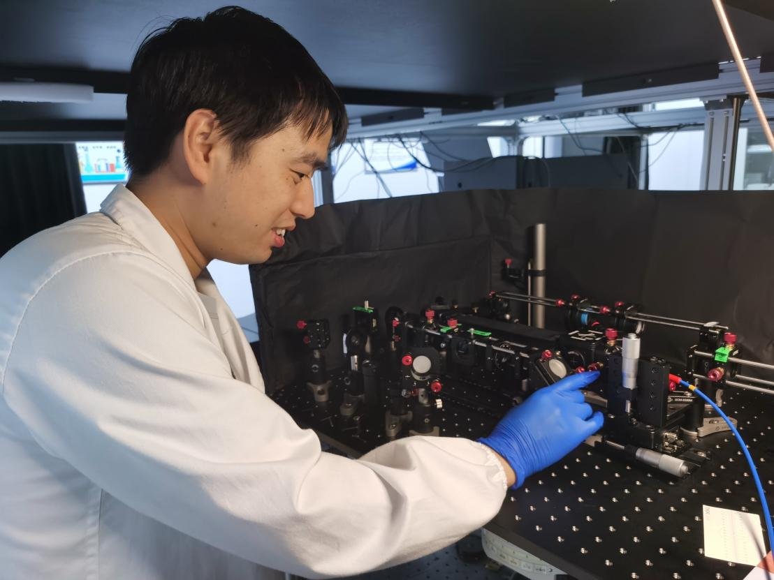 r_johnso_96_8de's tweet photo. Xian Chengju shines with precision and innovation, leading the way for his team’s latest breakthroughs！ https://t.co/XFIcePr2Zc