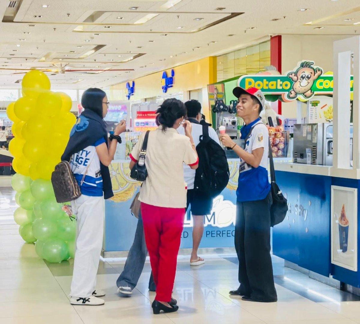 CityMallPh's tweet photo. Naclemons is now open at CityMall Passi City Iloilo🎊💛🍋🥤

#CityMallPH #PassiCity #NACLEMONS https://t.co/LK6usVcJo2