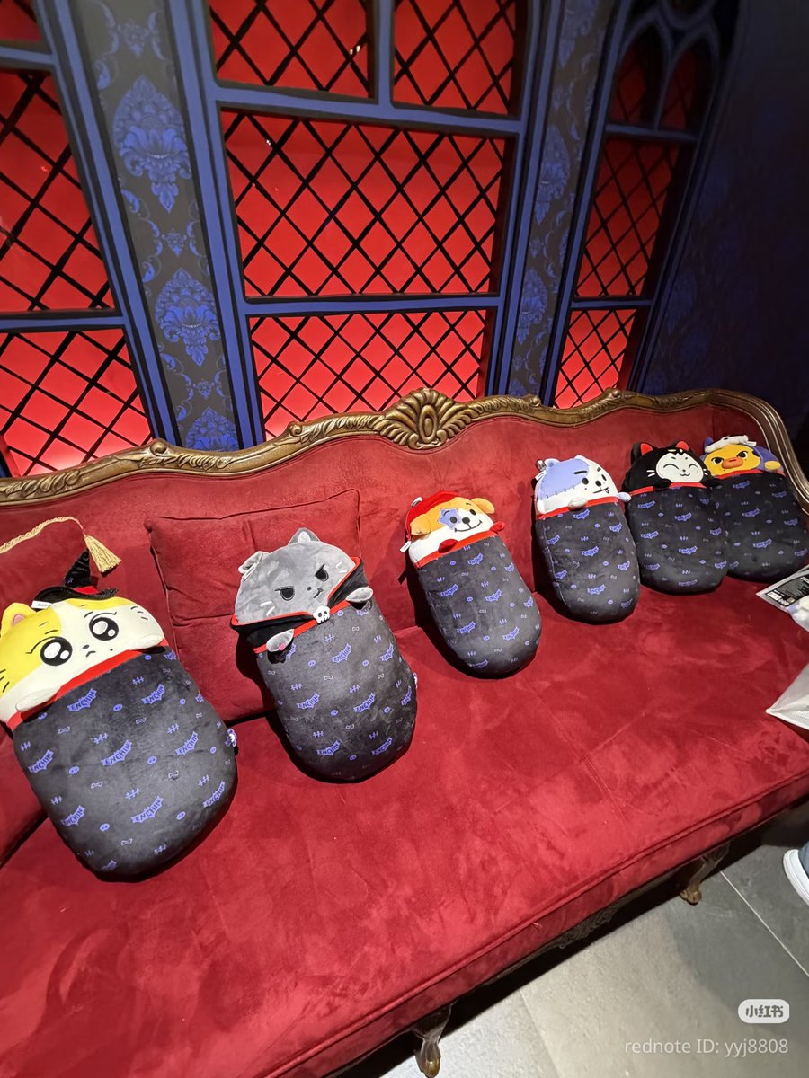 meowoning's tweet photo. Tell me their plush pillows doesn't look like cozy little swaddled babies 🥹 https://t.co/j5JDwyAvTm