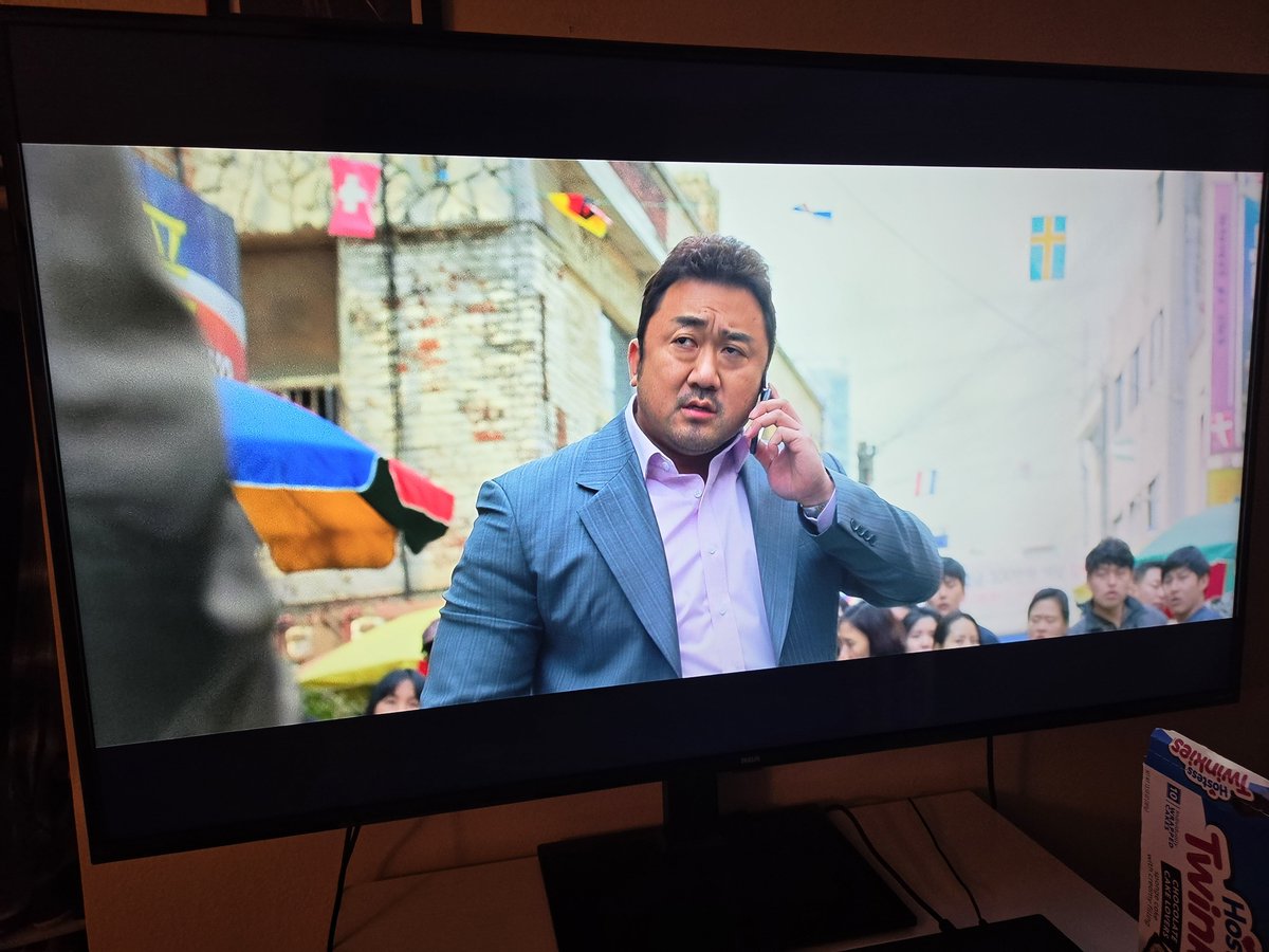 A_I_Life's tweet photo. Enjoying some Korean action! 🎬  The Roundup: Outlaws staring Don Lee ( Ma Dong-seok ) . #映画 #actionmovies https://t.co/sdTZpDYFmD