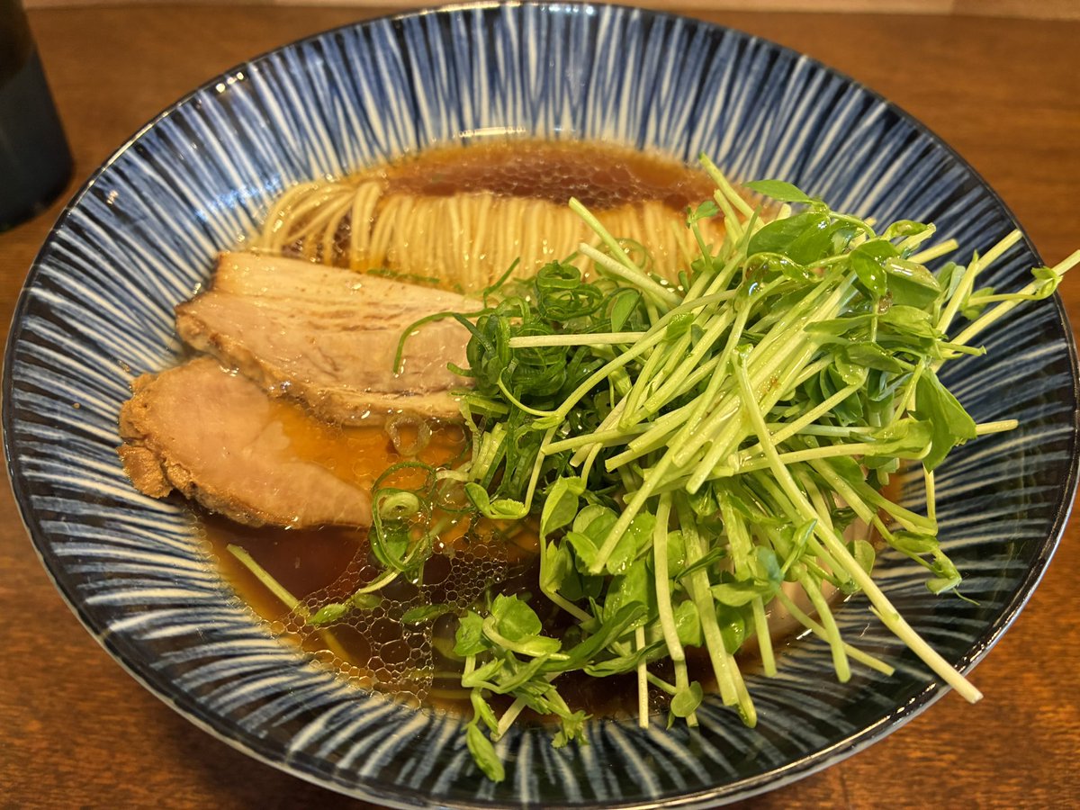 Arn1go's tweet photo. 豆苗トッピングが好きなのよ https://t.co/eHPLtnlyfe