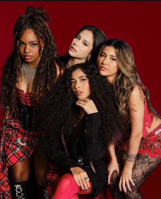 Tigr4sBrasil's tweet photo. 🐯| IRRETOCÁVEIS!!! 🔥

Fechamos a TAG de hoje em 18º lugar nos Assuntos Mais Comentados do X! As Tigr4s mal anunciaram o debut e já alcançaram 3 mil seguidores no Instagram oficial, além de conquistarem duas TAGs nos assuntos em alta em menos de uma semana!E isso é só o começo! https://t.co/b8KDiGA1bK