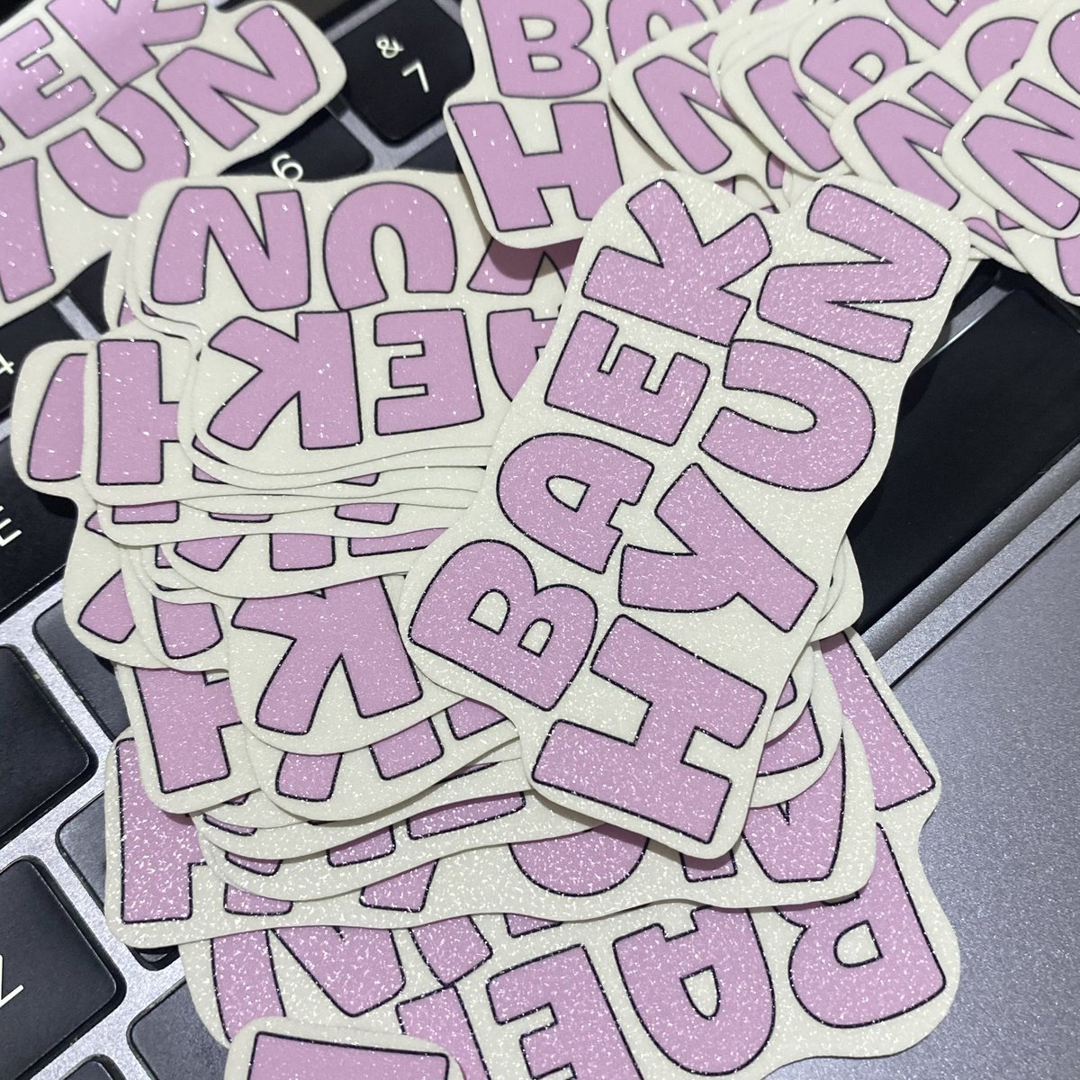 dilfyeol's tweet photo. spill vendor digital printing buat freebies 

ada akrilik, sticker transparant, hand mirror, lanyard, flazz, etc https://t.co/0ogDz0umiz