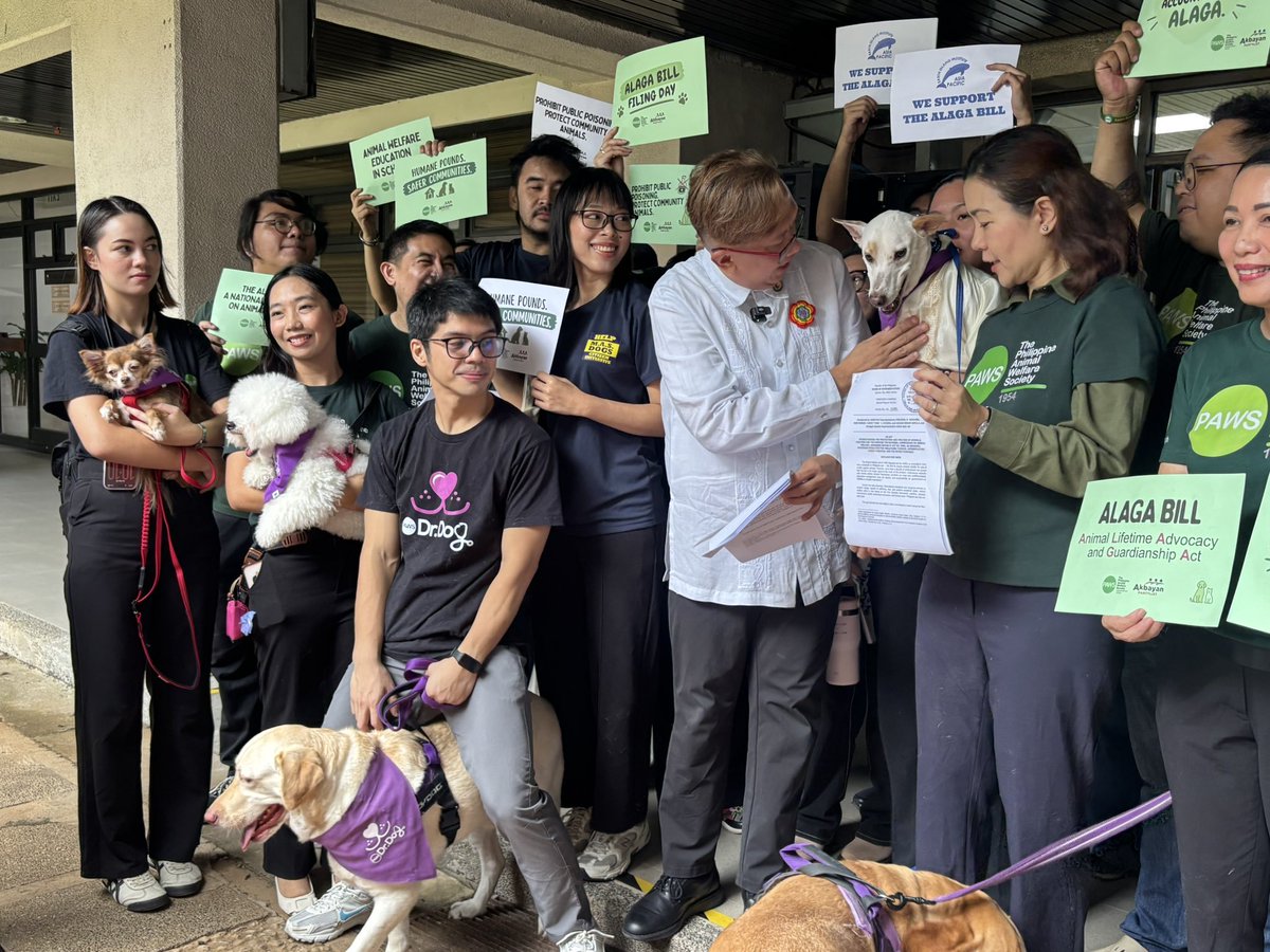 ABSCBNNews's tweet photo. Akbayan Rep. Percival Cendaña files ALAGA bill, which seeks to create a National Commission on Animal Welfare, and stiffer penalties on convicted animal offenders.

He is accompanied by representatives from the Philippine Animal Welfare Society (PAWS). | via @VivienneGulla https://t.co/FssFKEs56j