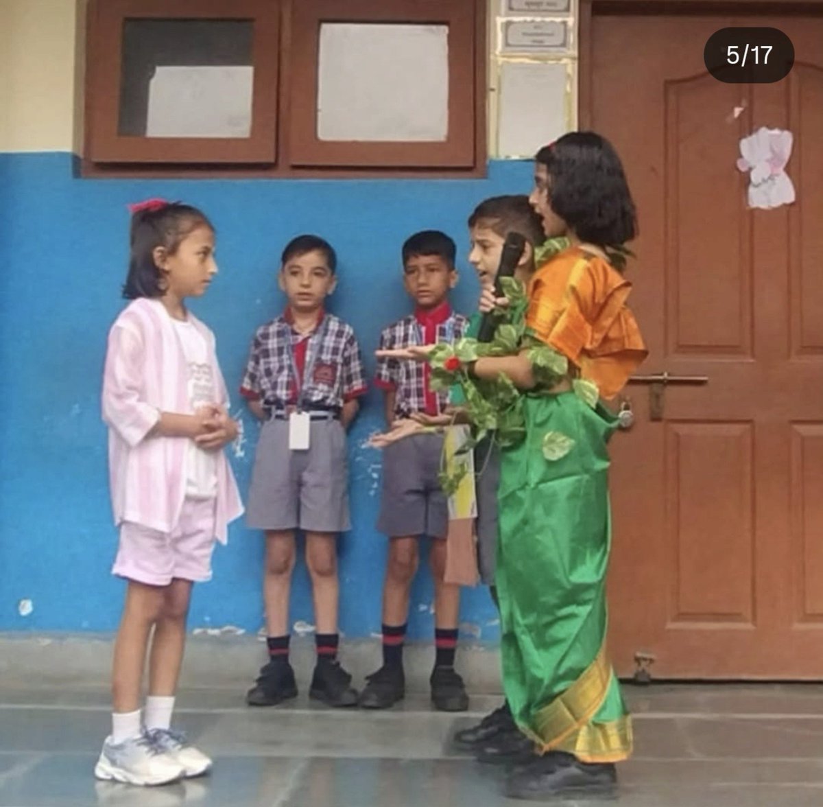 Kv1Jammu's tweet photo. प्राथमिक कक्षा के विद्यार्थियों ने आयुर्वेद दिवस पर नाटक प्रस्तुत किया, जिससे प्राकृतिक उपचार, आयुर्वेद के महत्व और स्वस्थ जीवनशैली का संदेश मिला।  

#kvsrojammu #kvssangathan #kvno1jammu https://t.co/L43ITM64Qa