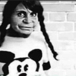 ataaguiar's tweet photo. @zaratustrkive eu NUNCA vou esquecer do vídeo de você caindo semi morta no trabalho, você era uma rocha https://t.co/uJFyXfjwHl